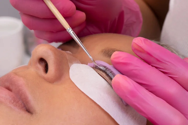 קורס ריסים מקצועי, לימודי ריסים, הכשרה מקצועית ביוטי